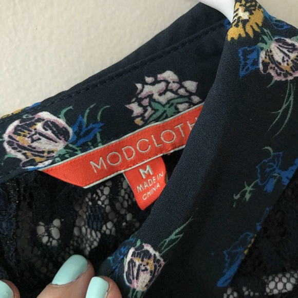 NWOT ModCloth Floral Collared Navy Blouse - Picture 4 of 5